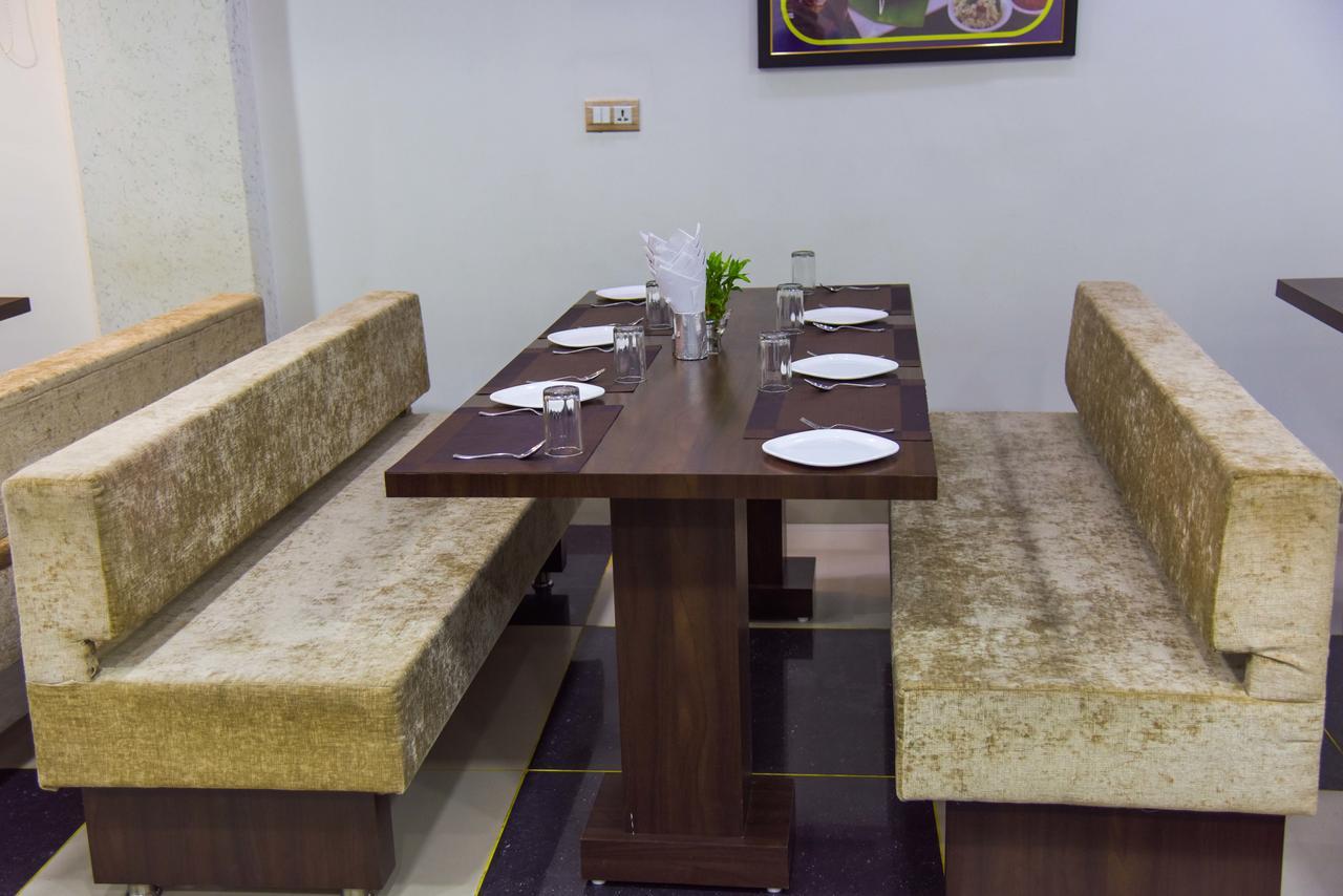 Hotel Tulsi Residency ภุช ภายนอก รูปภาพ