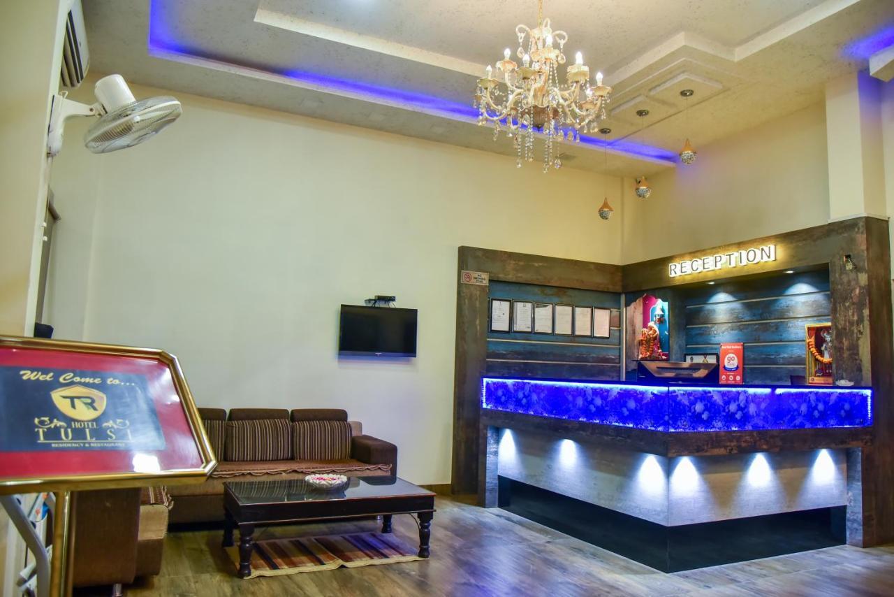 Hotel Tulsi Residency ภุช ภายนอก รูปภาพ